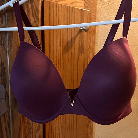 Eggplant Purple Victoria Secret Bra 34DDD - Picture 1 of 2